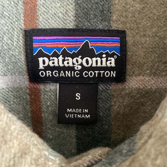 Patagonia Organic Cotton Plaid Button-Up Shirt Size S - Picture 3 of 5